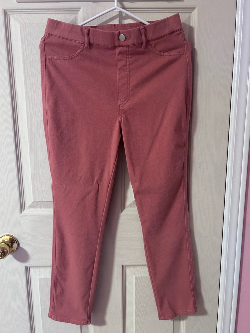 Uniqlo Women’s Extra Stretch Ankle Length Leggings in Coral